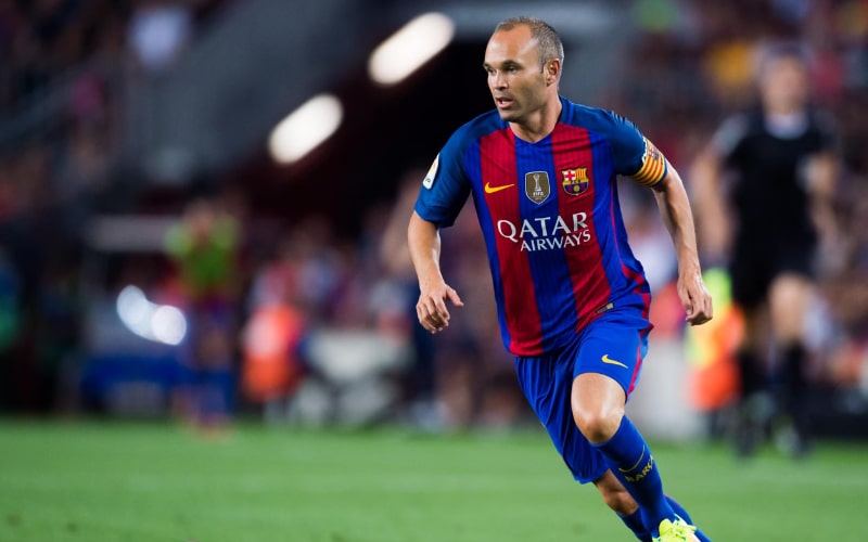 Andres Iniesta gia nhập học viện của Barcelona năm 12 tuổi