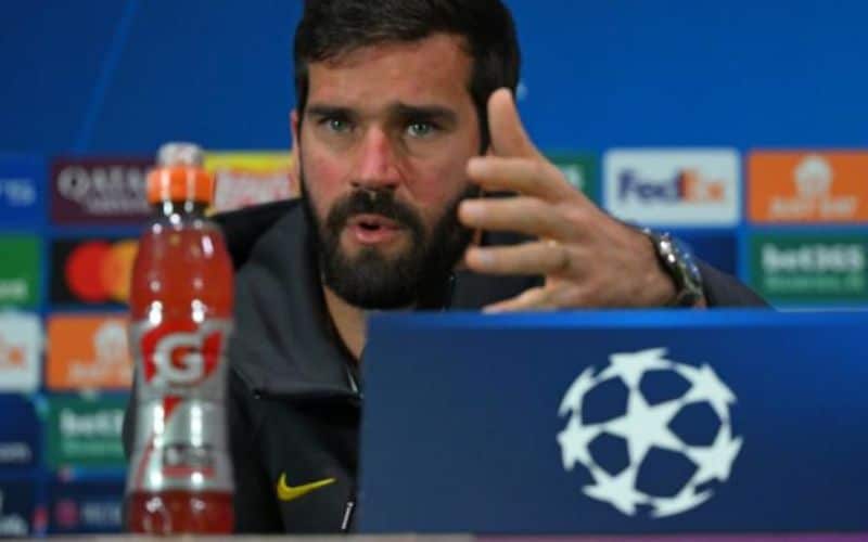 Thủ thành Alisson Becker chỉ trích thể thức mới của Champions League