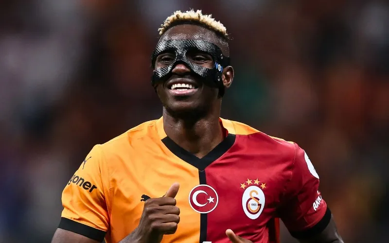 Osimhen lên tiếng về vấn đề rời Galatasaray