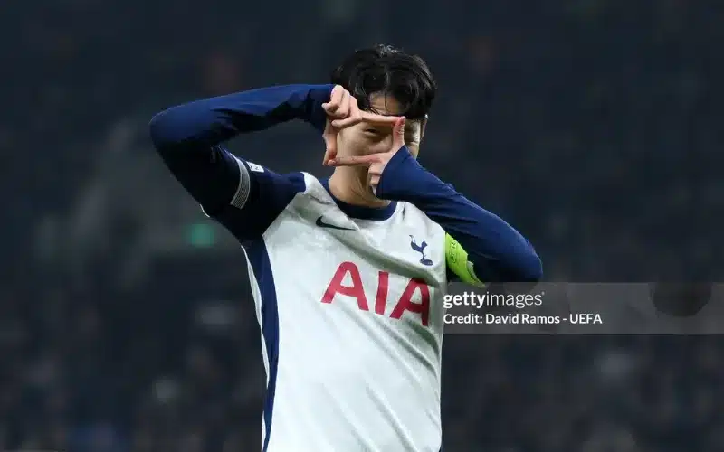 Son hết hợp đồng với Tottenham vào cuối mùa này.