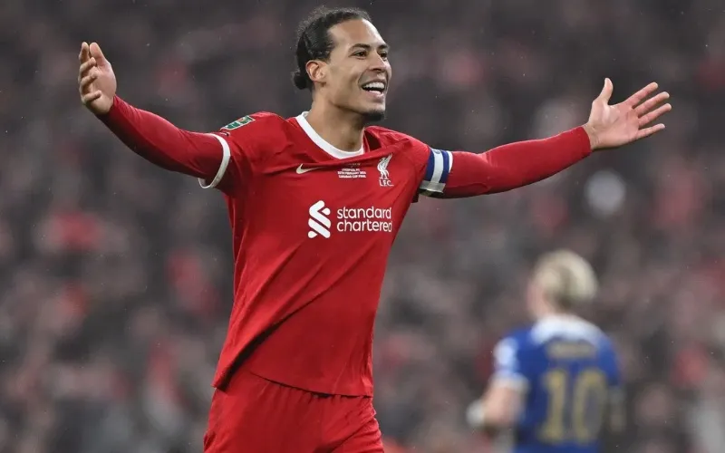 Van Dijk vẫn chưa đồng ý với các điều khoản mà Liverpool đưa ra