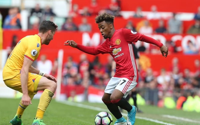 Angel Gomes là mục tiêu tranh giành của các CLB lớn