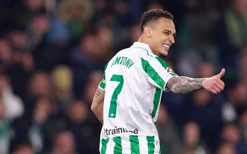 Antony hồi sinh tại Real Betis