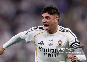 Cú sút như bước ra từ truyện tranh của Valverde