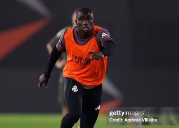 Thương vụ Ferland Mendy gây sốc